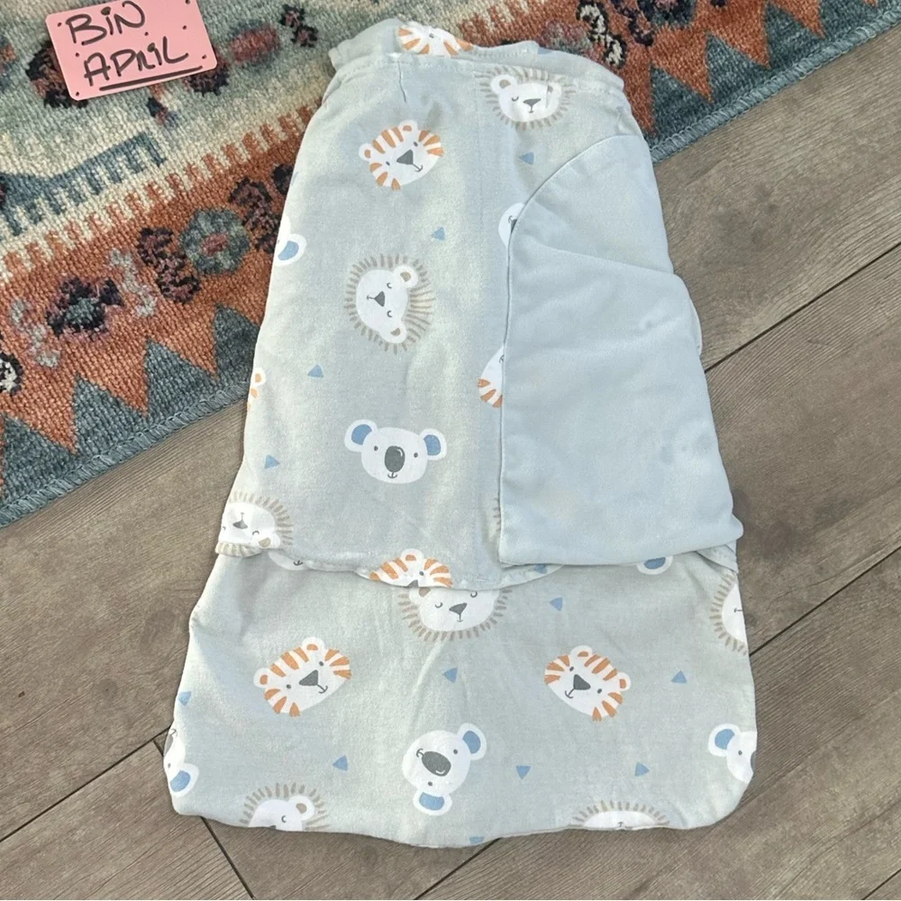 Halo Newborn Sleep Sack Lions, Tigers, and Bears 1.5 Tog Like New 100% cotton